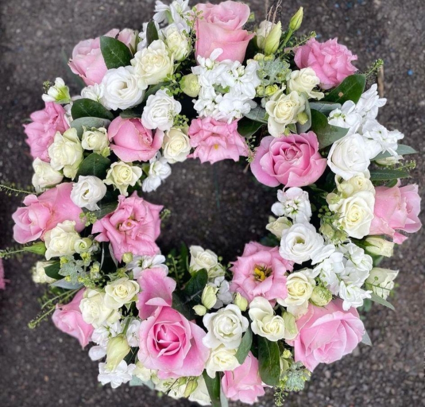 Loose wreath