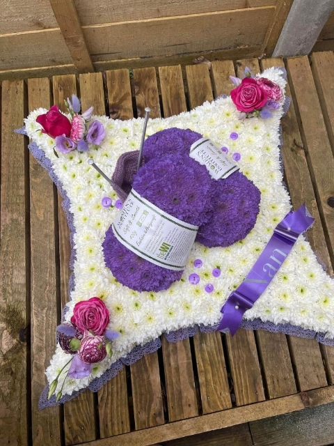 Knitting tribute
